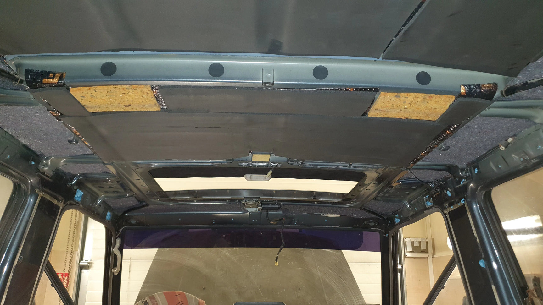 Land Rover Defender, garso izoliacija