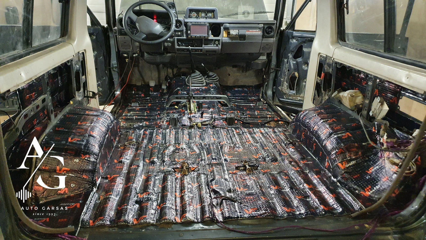 Land Rover Defender, garso izoliacija