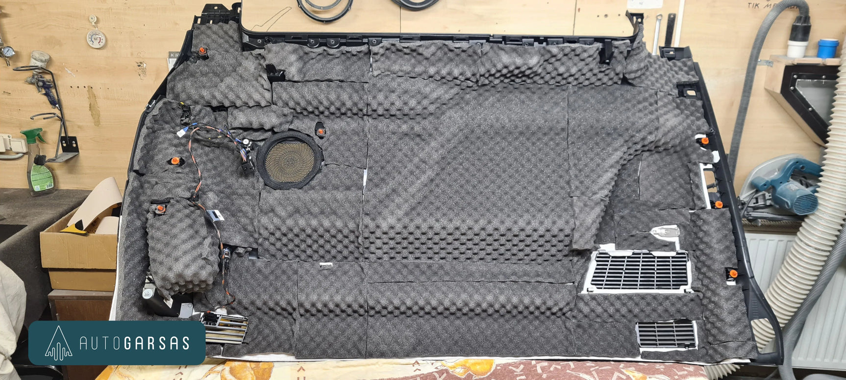 Mercedes-Benz V - Pilna garso izoliacija ir garso aparatūra