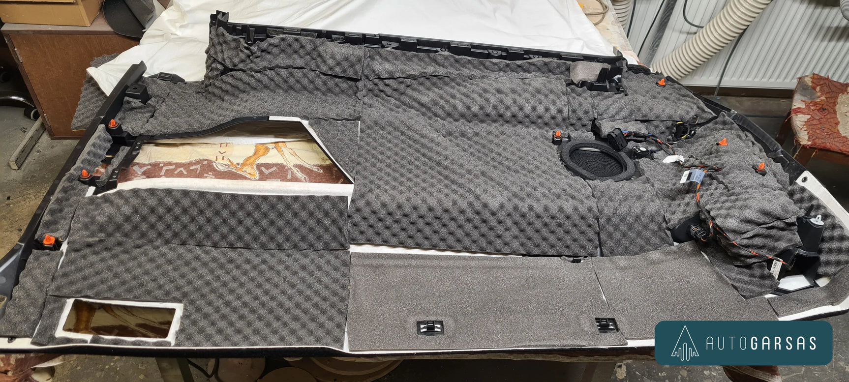 Mercedes-Benz V - Pilna garso izoliacija ir garso aparatūra