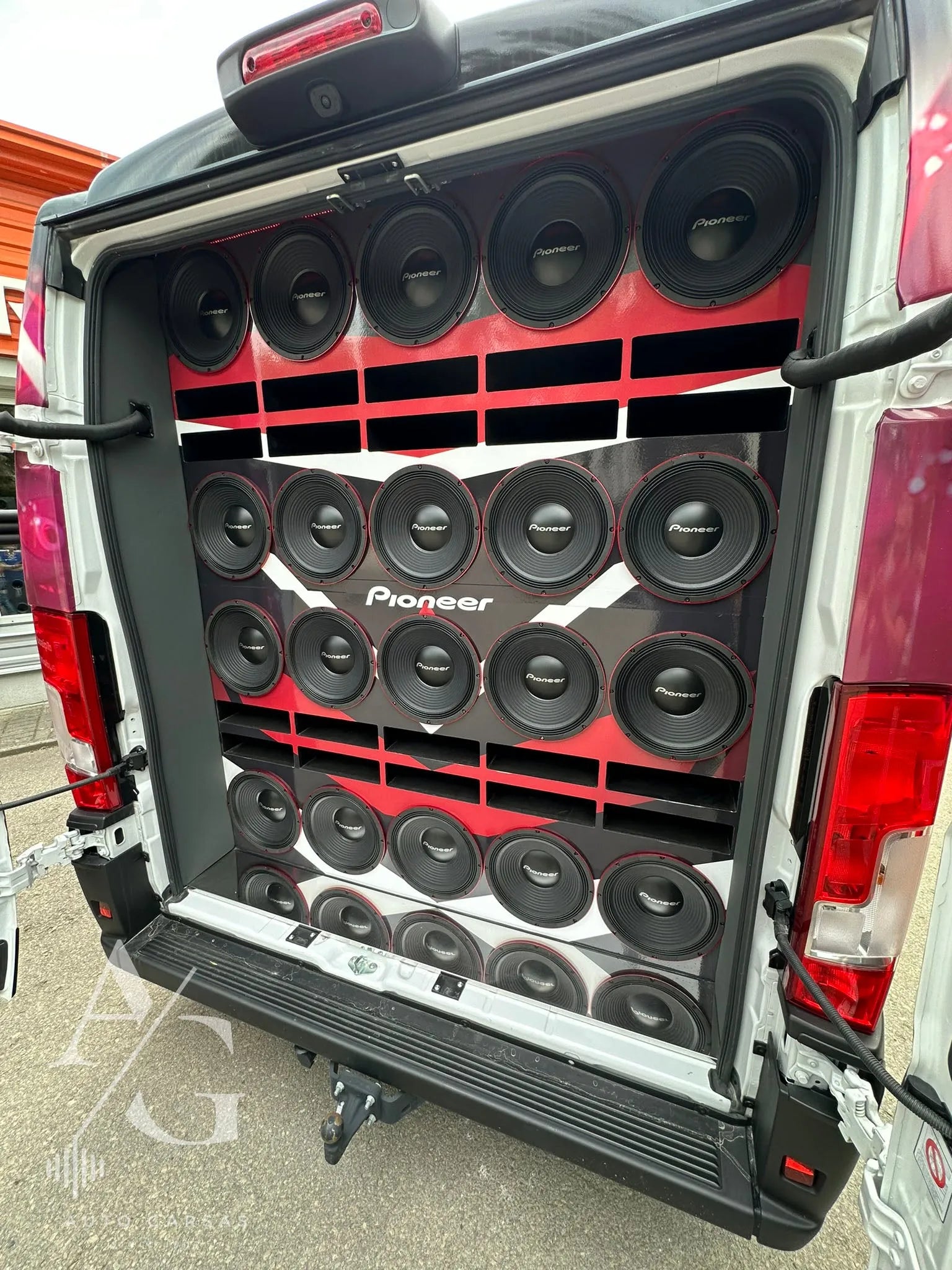 Pioneer demo automobilis Autogarse