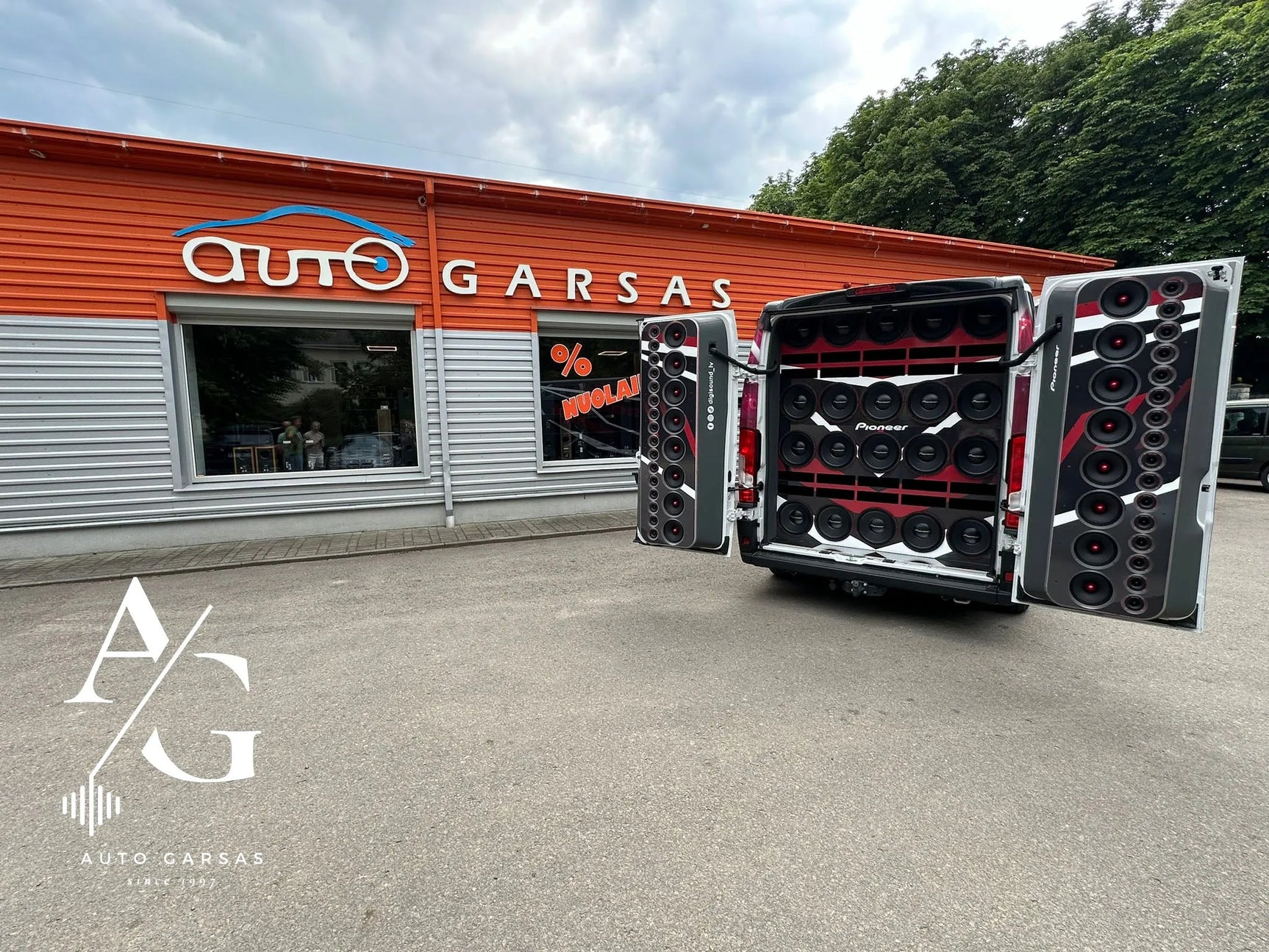 Pioneer demo automobilis Autogarse