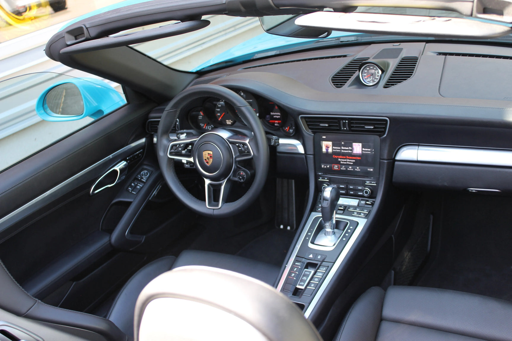 Porsche 911 Carrera 4S signalizacijos montavimas