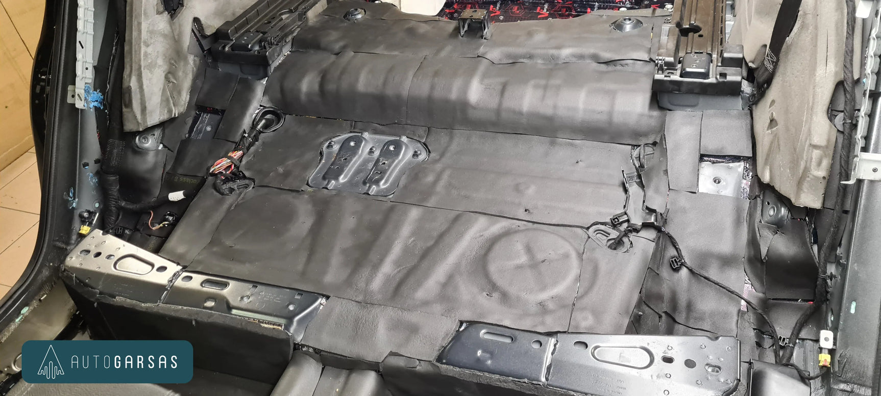 Porsche Cayenne (2011-2017m) pilna garso izoliacija, garso aparatūra