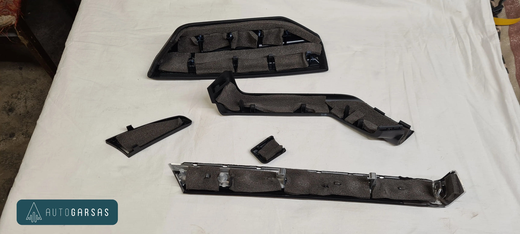 Porsche Cayenne (2011-2017m) pilna garso izoliacija, garso aparatūra