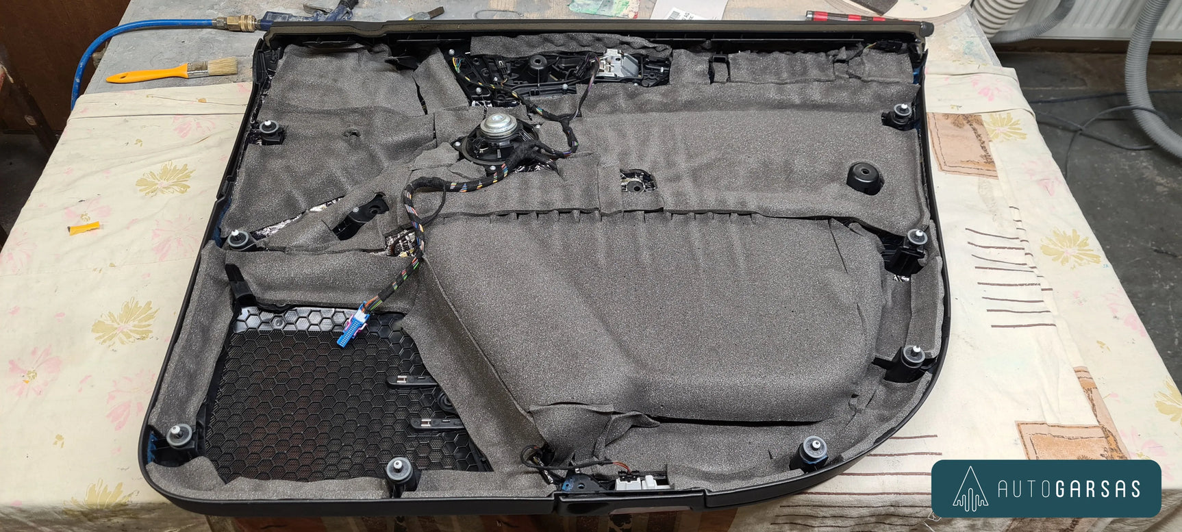 Porsche Cayenne (2011-2017m) pilna garso izoliacija, garso aparatūra