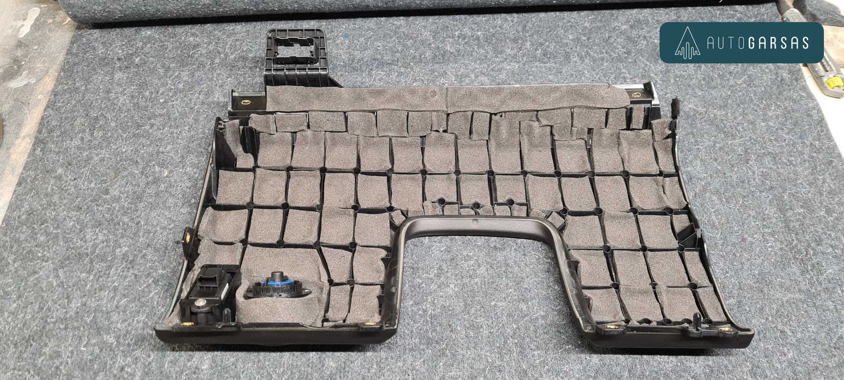 Porsche Cayenne (2011-2017m) pilna garso izoliacija, garso aparatūra