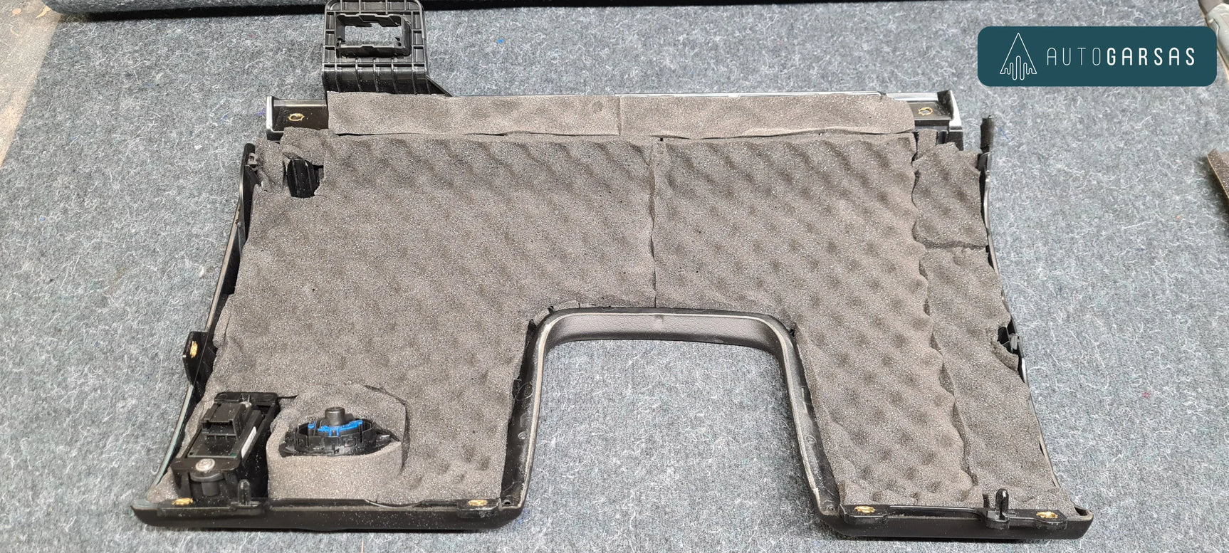 Porsche Cayenne (2011-2017m) pilna garso izoliacija, garso aparatūra