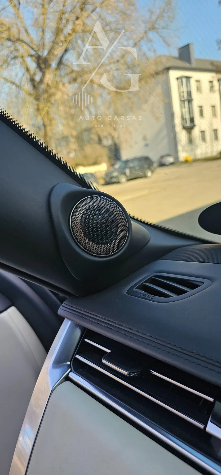 Range Rover L460 (2025m) - Garso izoliacija, bei garso aparatūra