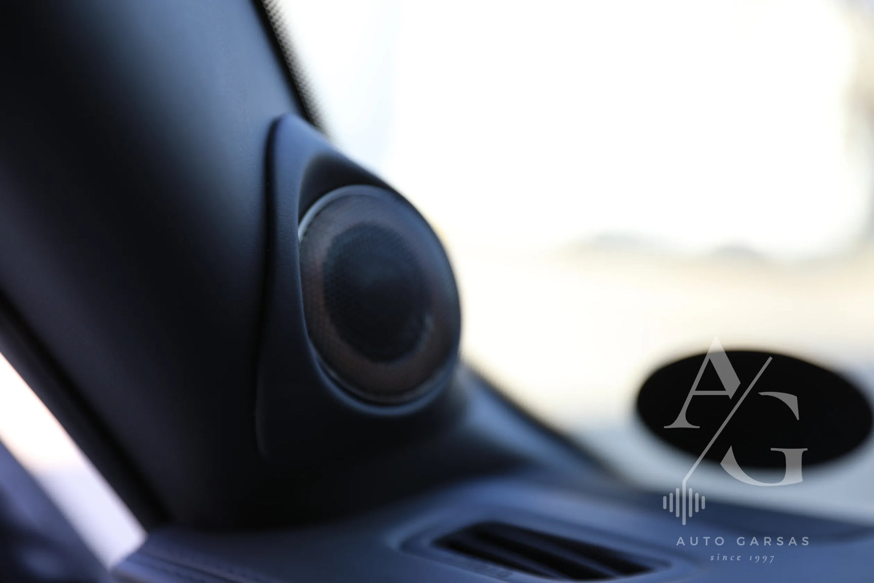 Range Rover L460 (2025m) - Garso izoliacija, bei garso aparatūra