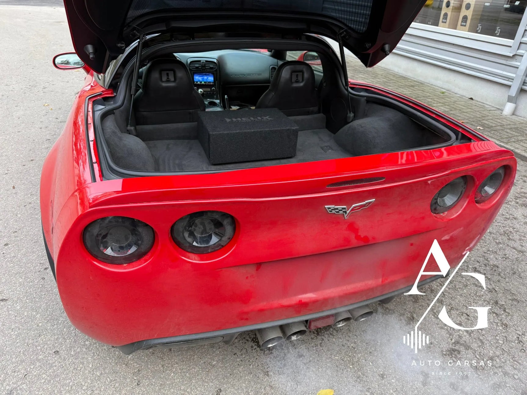 Shevrolet Camaro, subvuferio montavimas