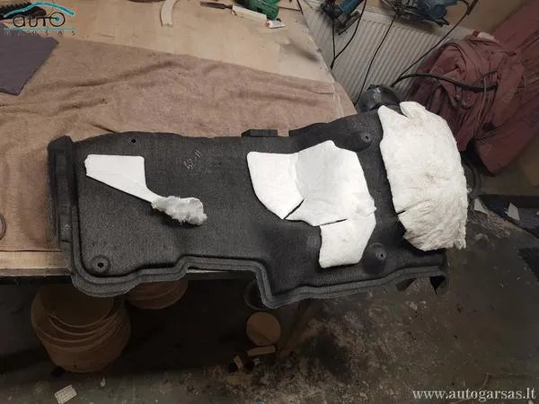 Subaru Legacy garso vibro izoliacijos įrengimas
