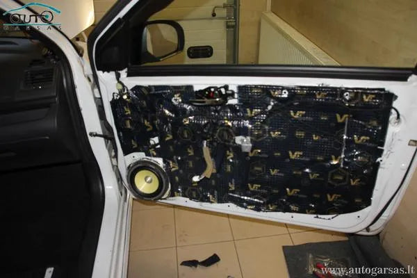 Suzuki Swift garso aparatūra