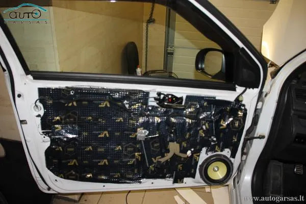 Suzuki Swift garso aparatūra