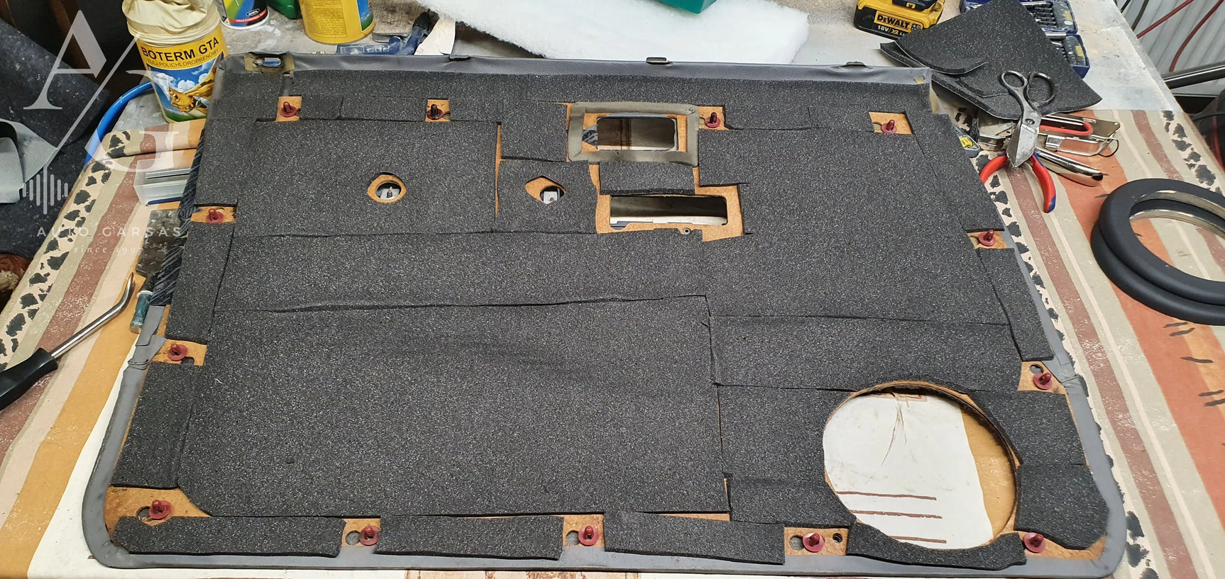 Toyota Land Cruiser, garso aparatūra, subvuferio gamyba