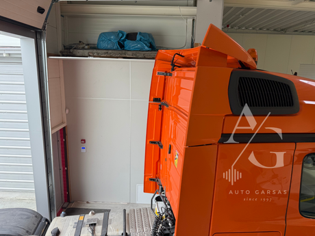 Fūra ACTROS, DMX5020BTS multimedijos montavimas