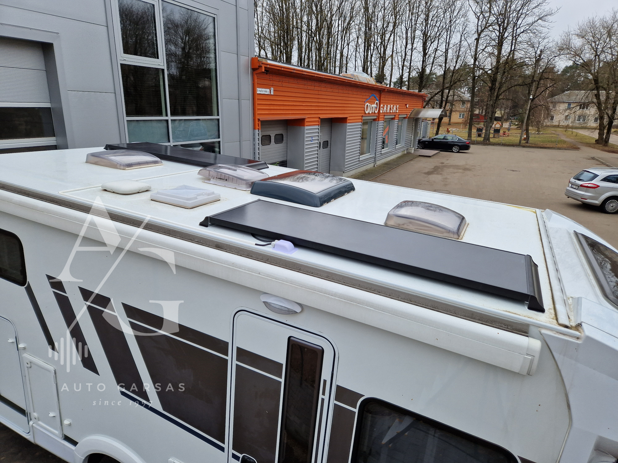 Kemperis Carado saulės baterijos montavimas