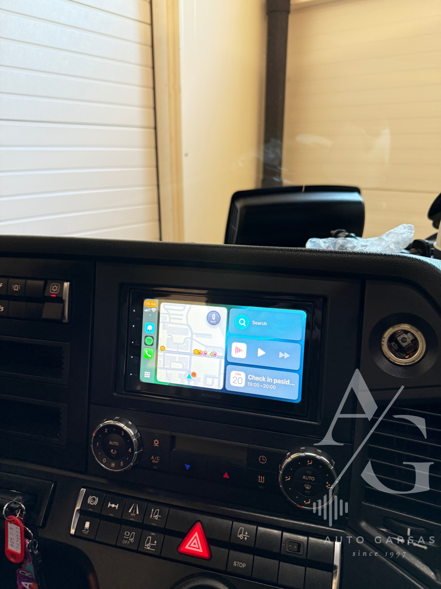 Fūra ACTROS, DMX5020BTS multimedijos montavimas