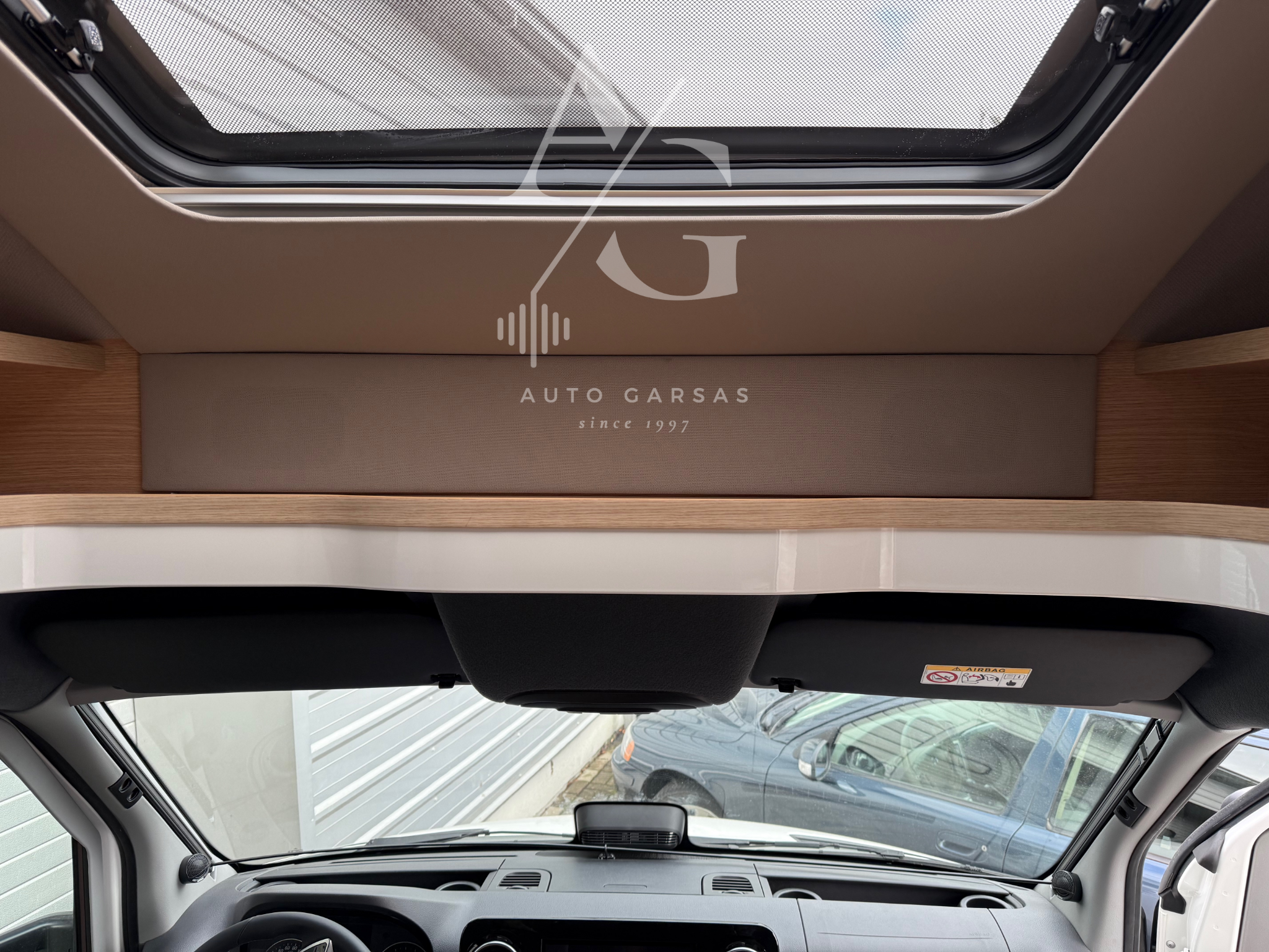 2025 Kemperis Mercedes Hymer, garso aparatūra, saulės baterija, kondicionierius