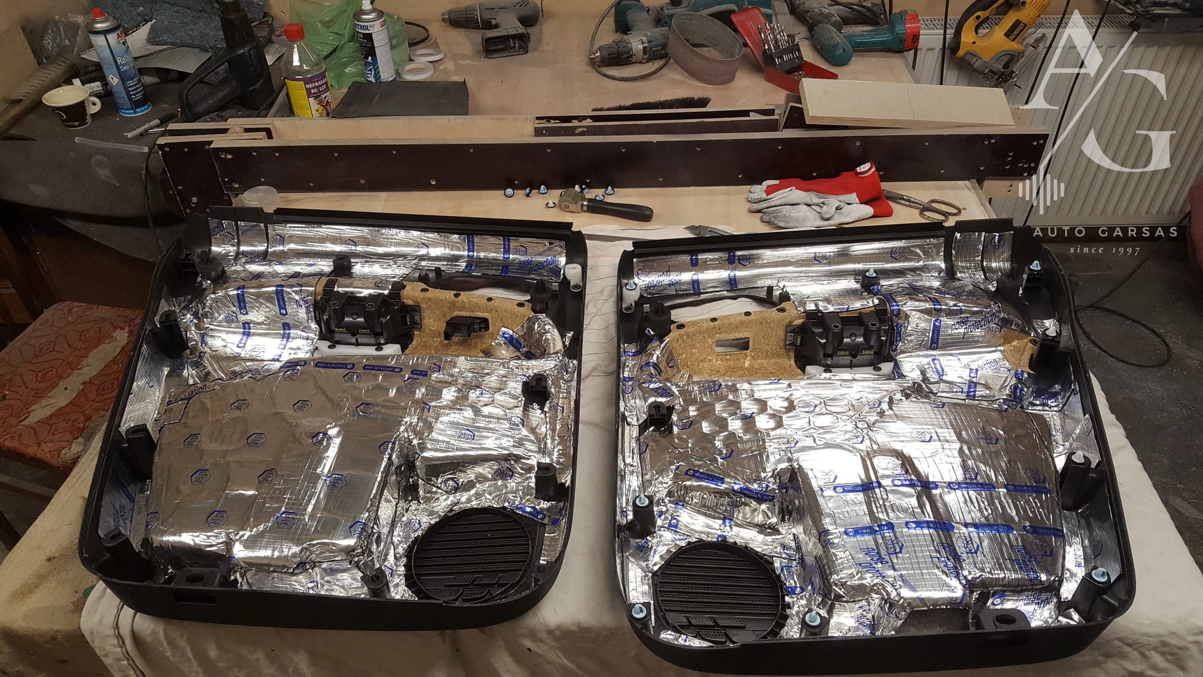 VW Amarok, garso aparatūra ir dalinė garso izoliacija