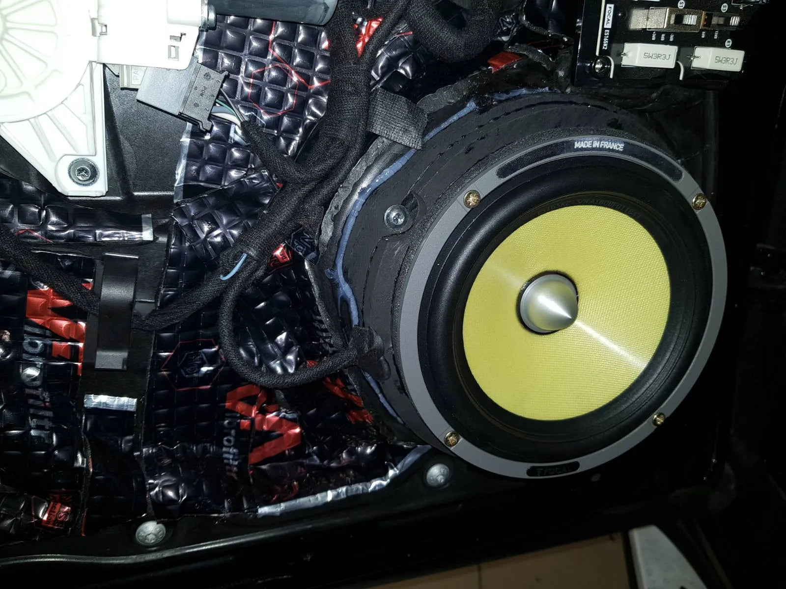 VW Multivan 2020 Garso sistema ir pilna garso izoliacija