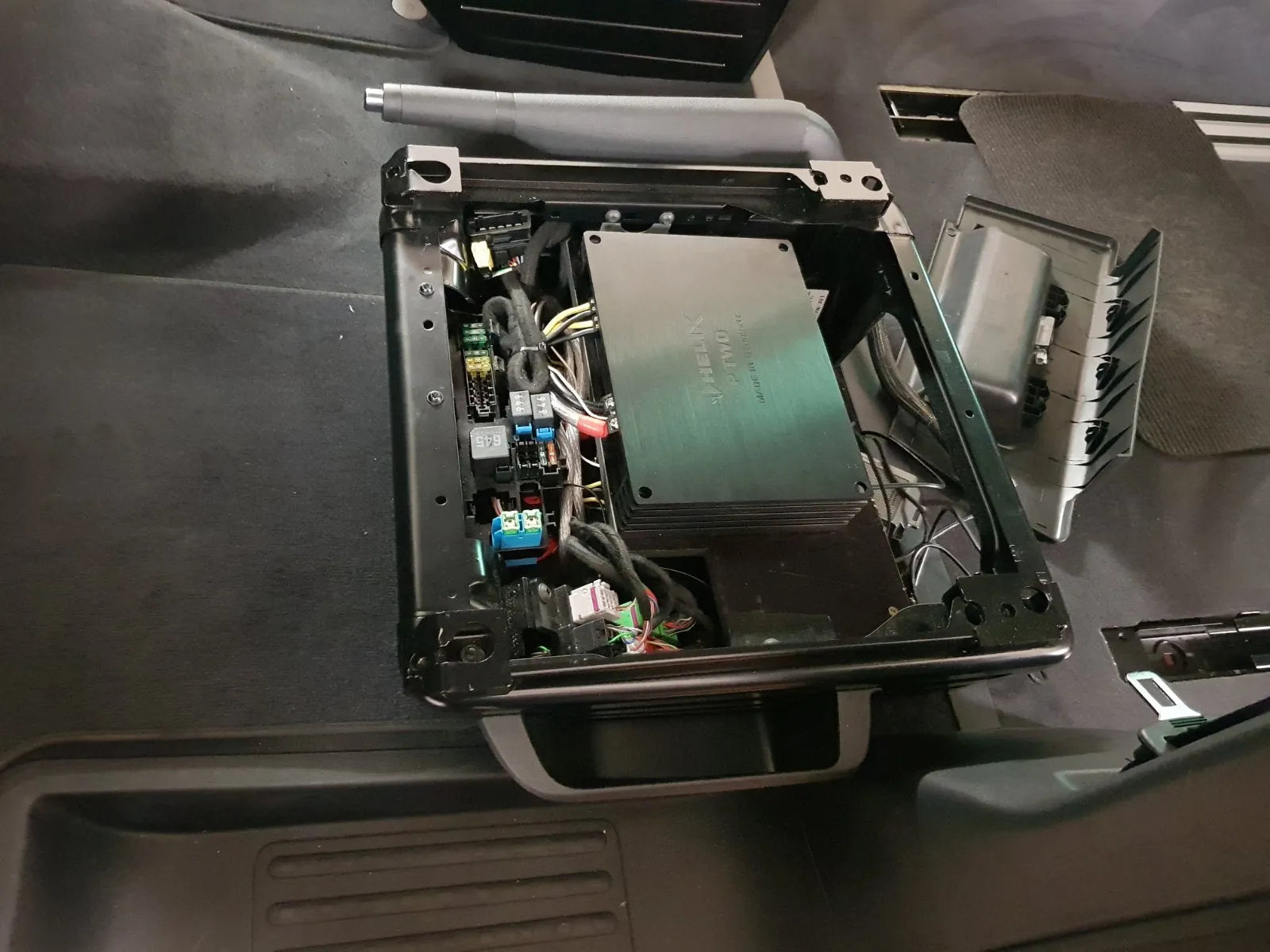 VW Multivan 2020 Garso sistema ir pilna garso izoliacija