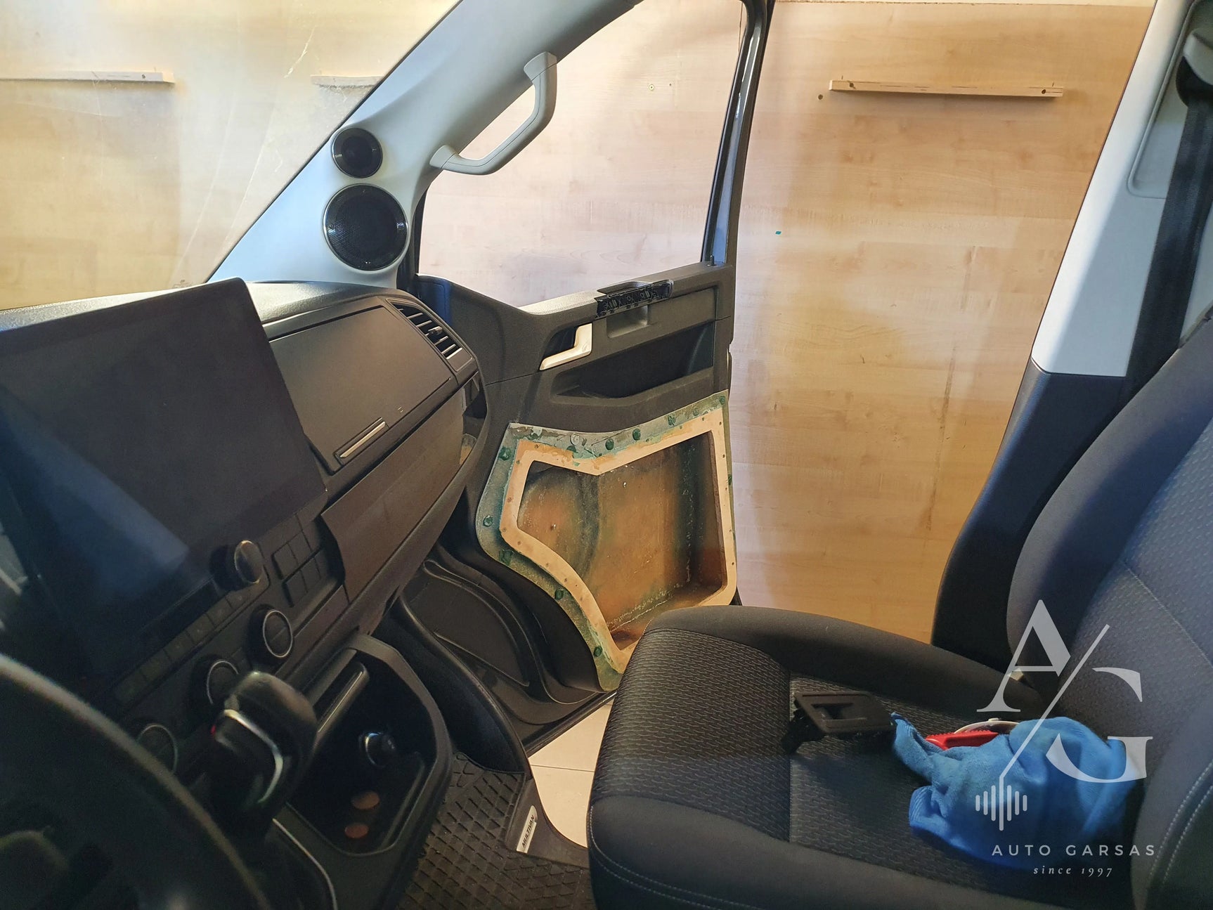 VW Multivan 2022 Garso sistema ir pilna garso izoliacija