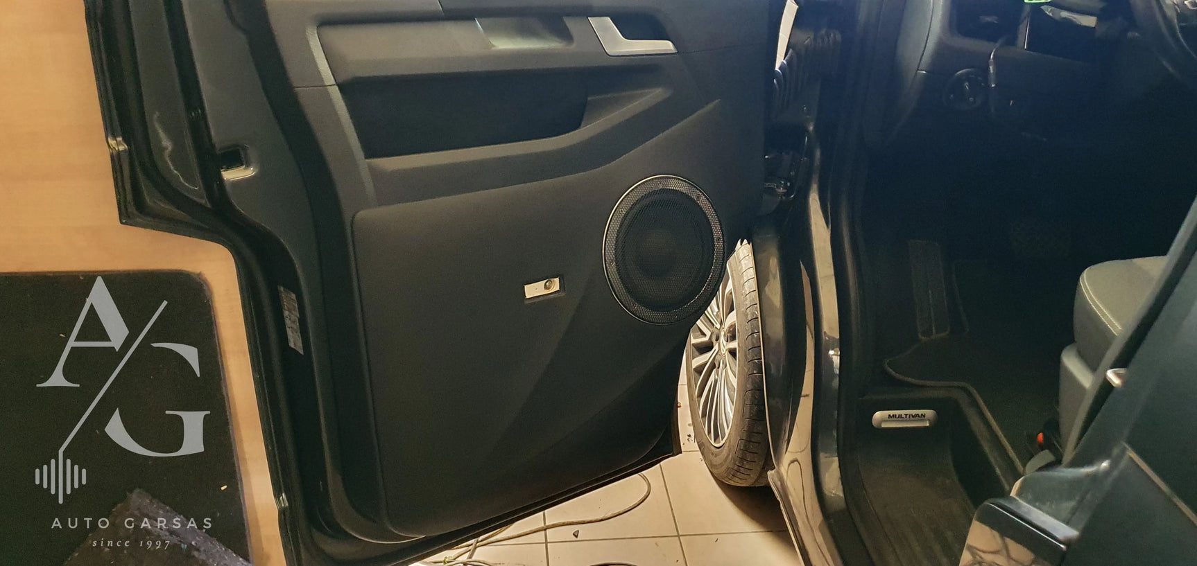 VW Multivan 2022 Garso sistema ir pilna garso izoliacija