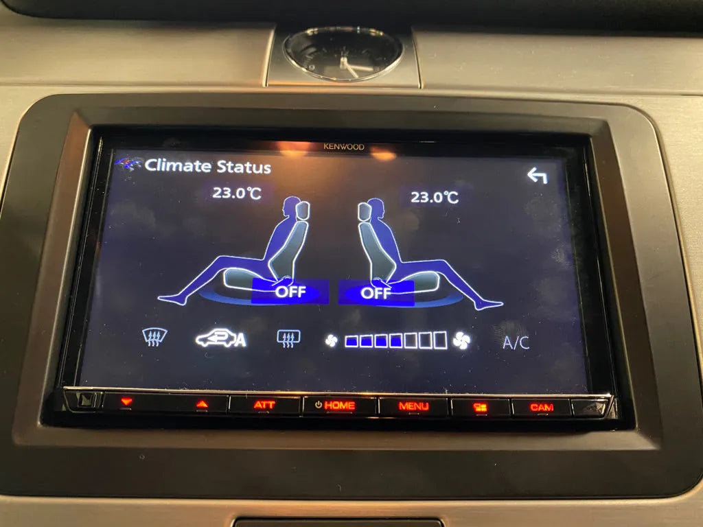 VW Passat multimedijos montavimas ir sąsaja su automobilio elektronika