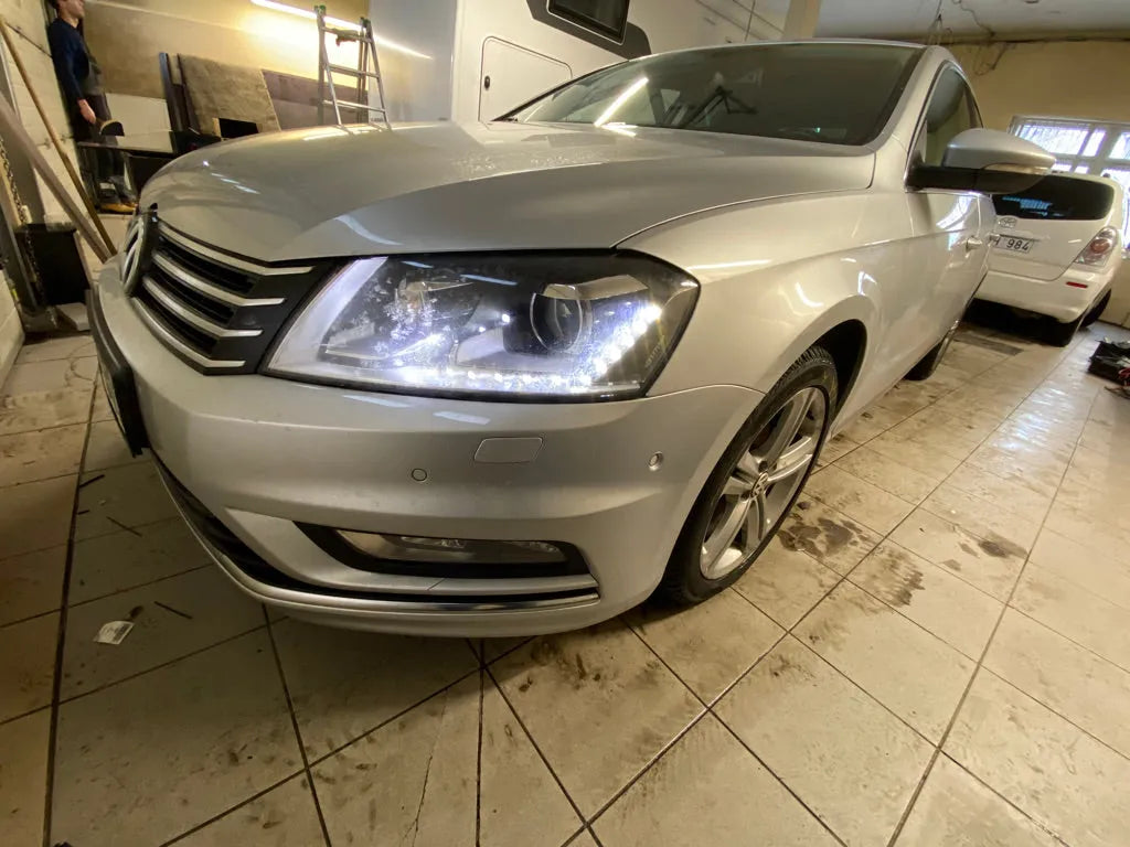 VW Passat multimedijos montavimas ir sąsaja su automobilio elektronika