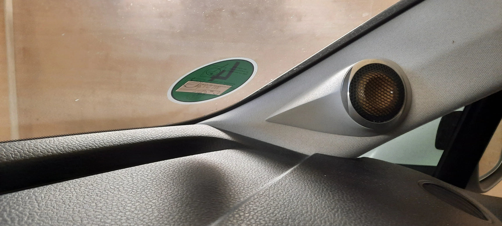 VW Toureg garso aparatūra ir garso izoliacija