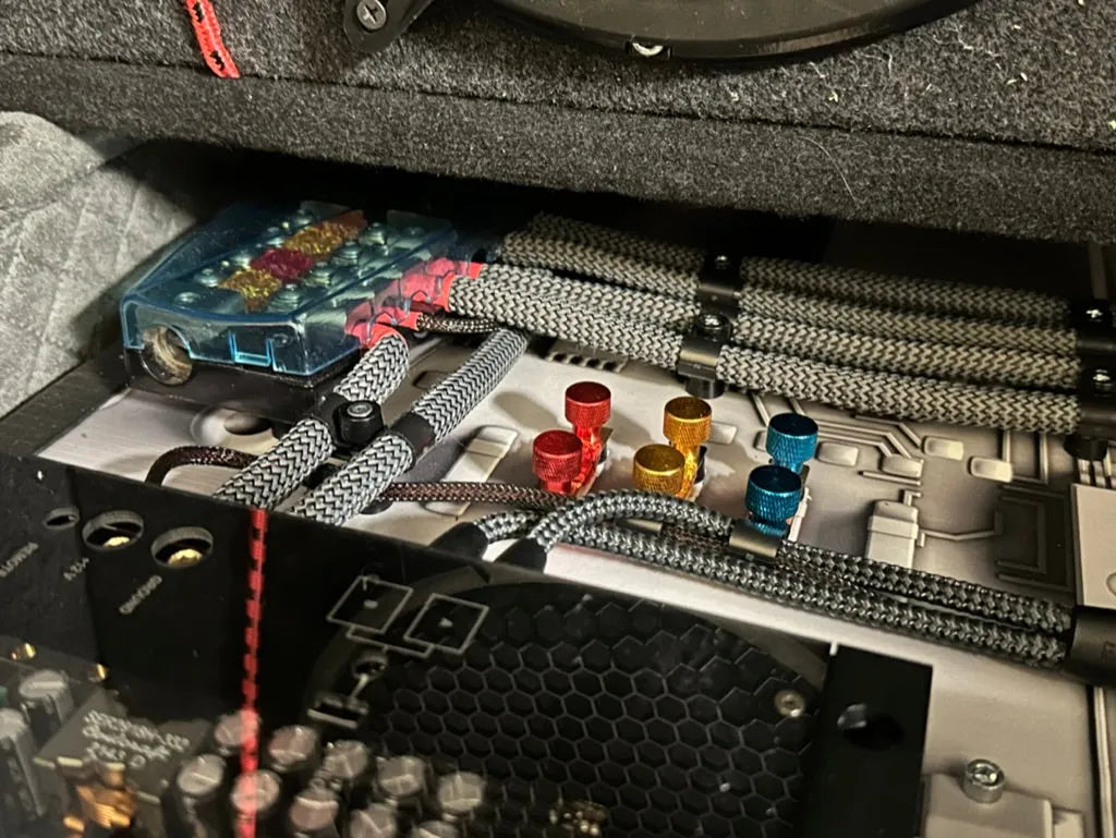 WV Tauran 2012m Garso aparatūra