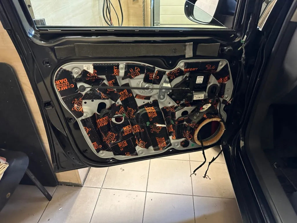 WV Tauran 2012m Garso aparatūra