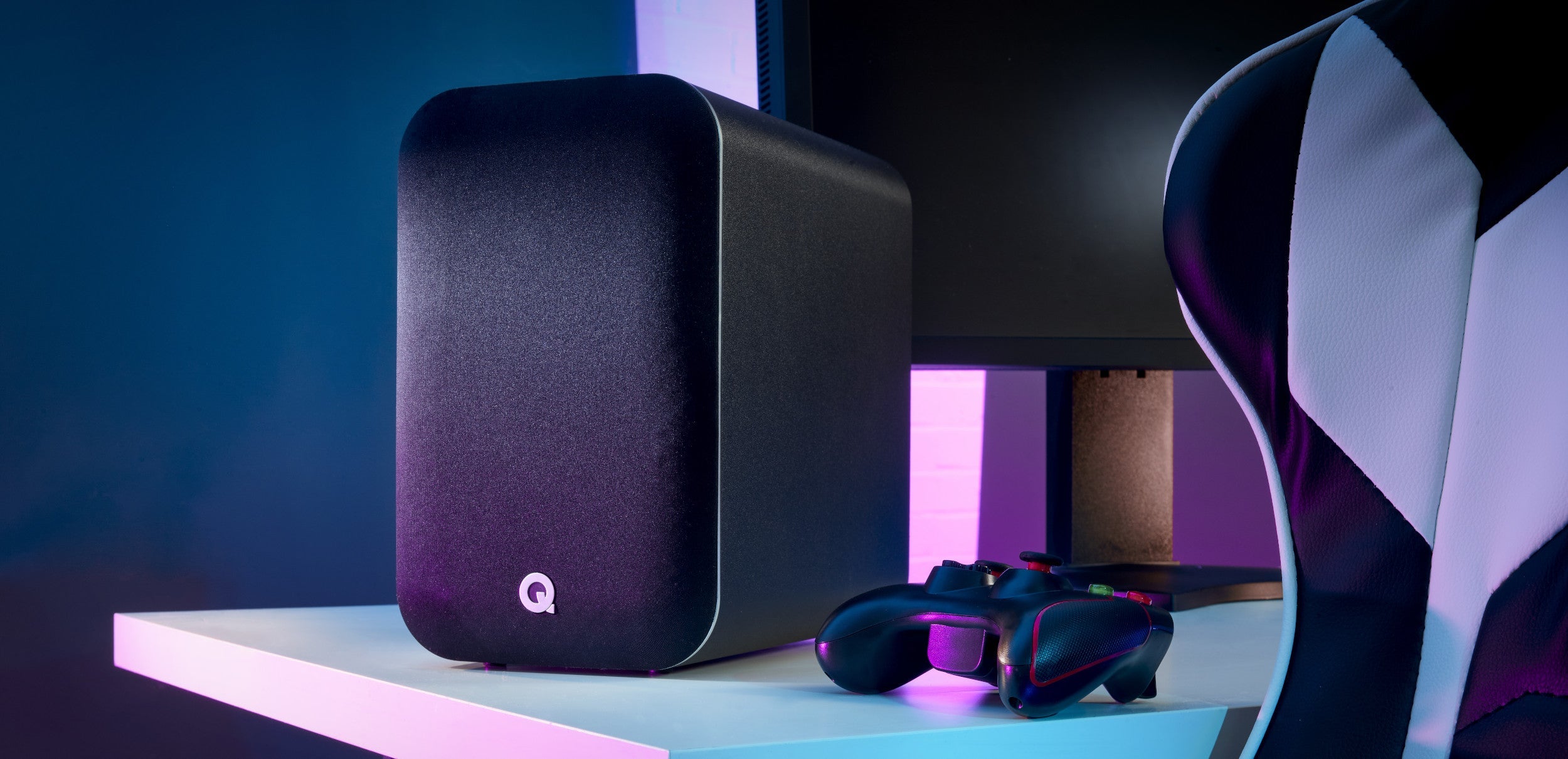 Q Acoustics M20 HD, belaidės aktyvios garso kolonėlės