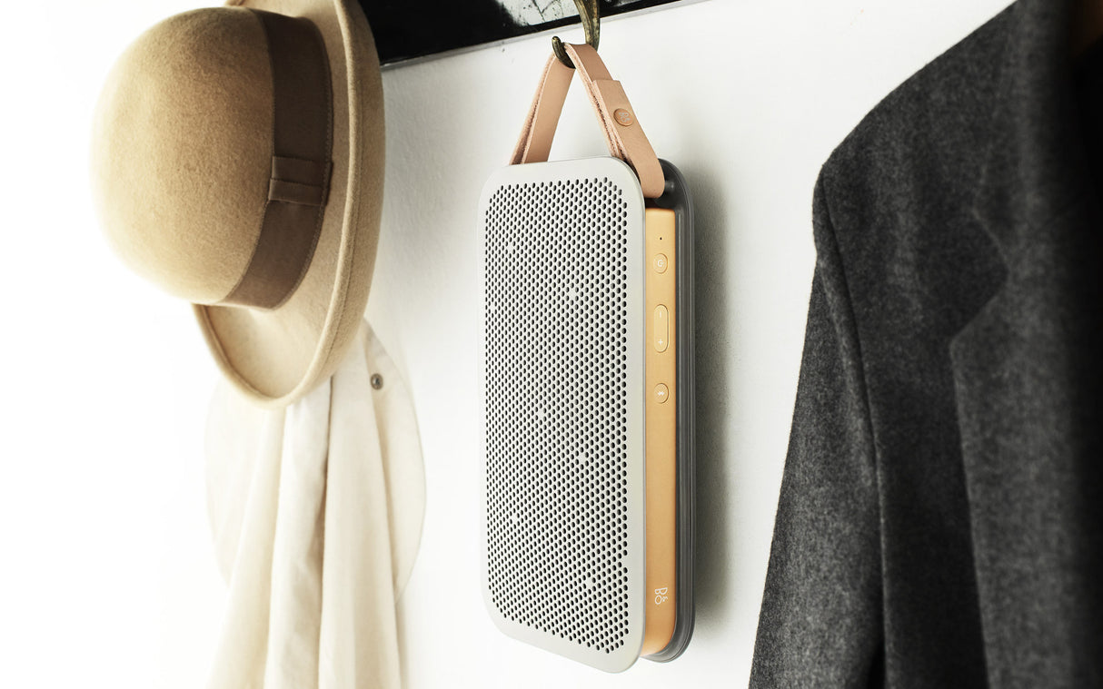 Nešiojama aktyvi garso kolonėlė B&O BeoPlay A2 su Bluetooth Kolonėlės Bang & Olufsen AUTOGARSAS.LT