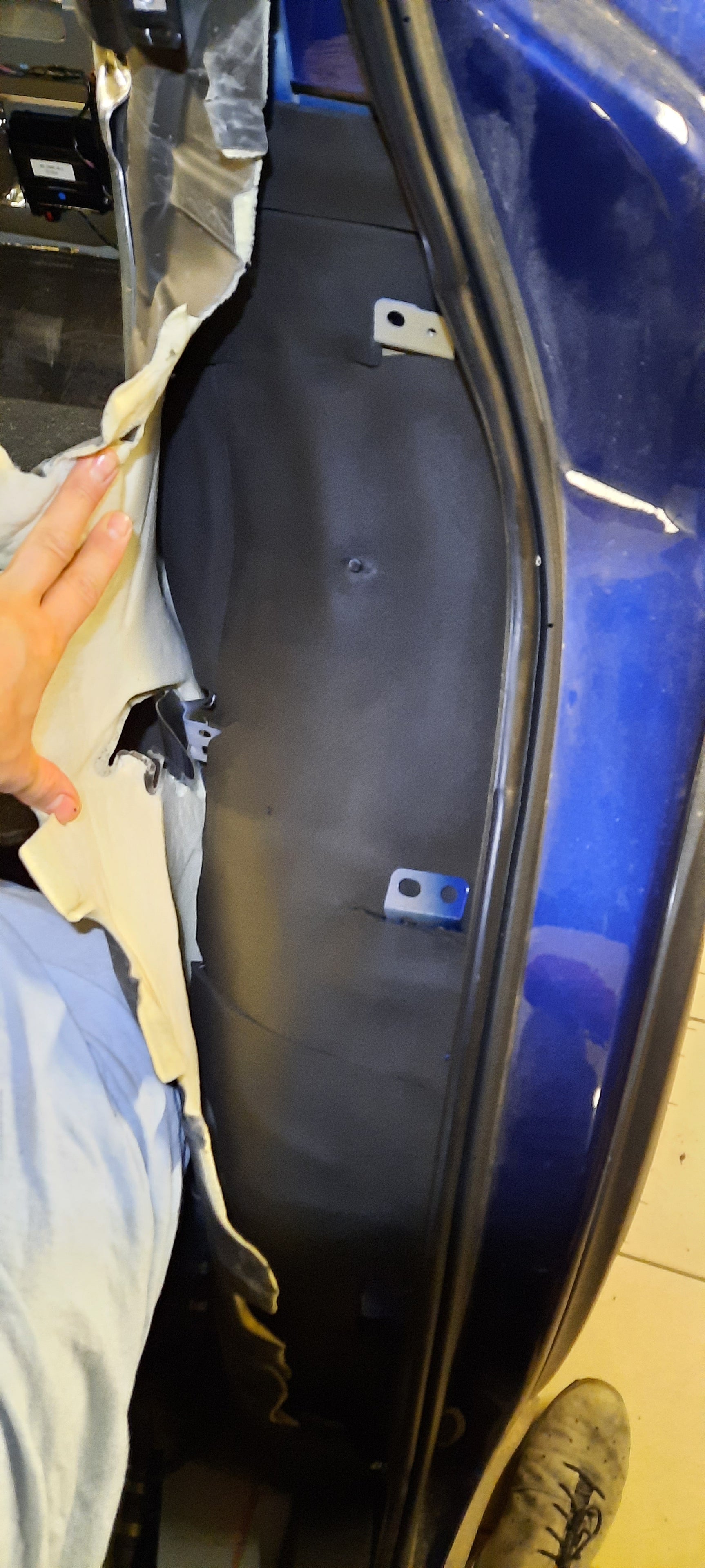 Tesla Model X Pilna garso izoliacija