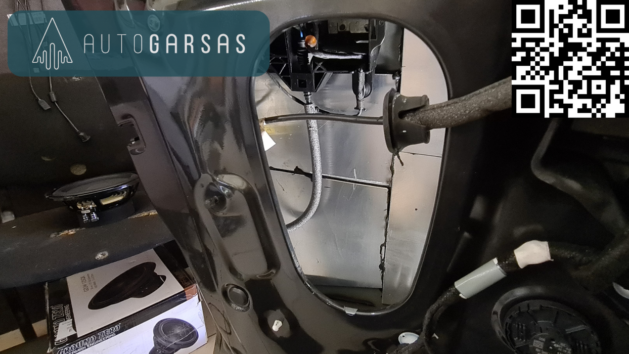 Audi A4 High End DSP garso sistema duru storinimas Audi A4 High End DSP garso sistema duru storinimas