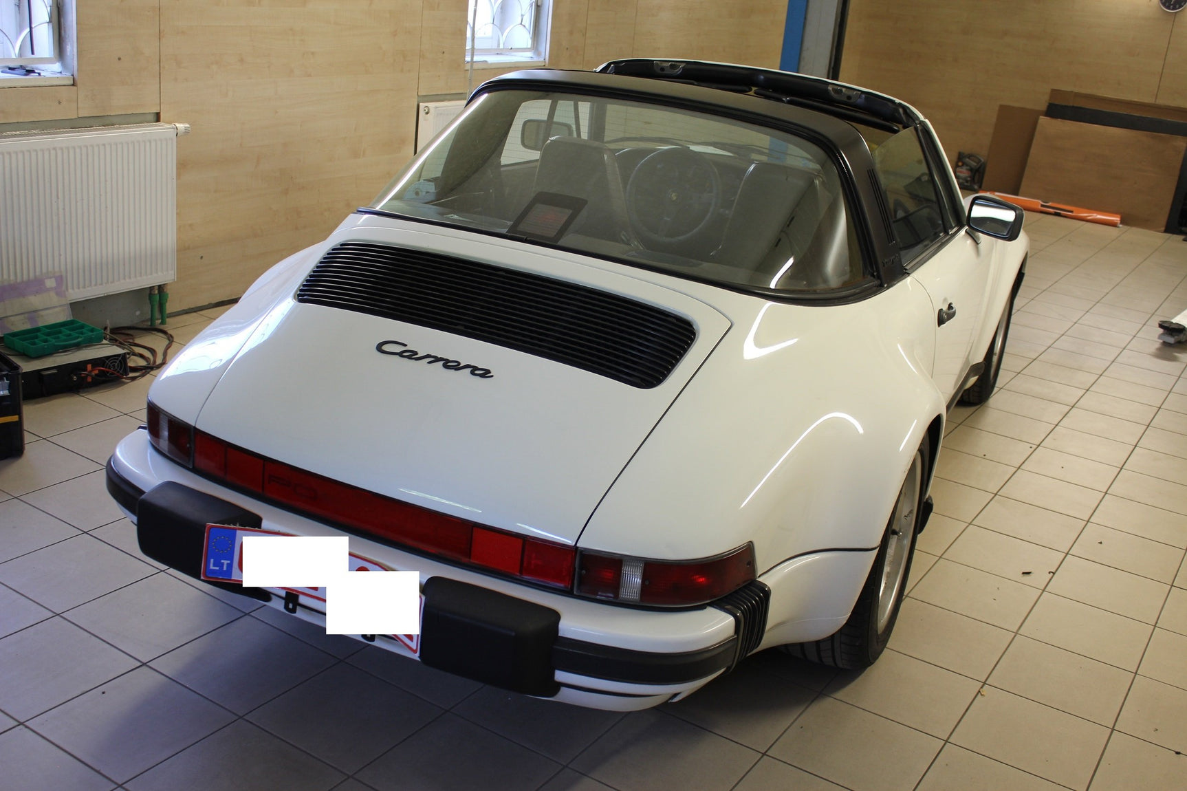 Porsche Carrera sound equipment
