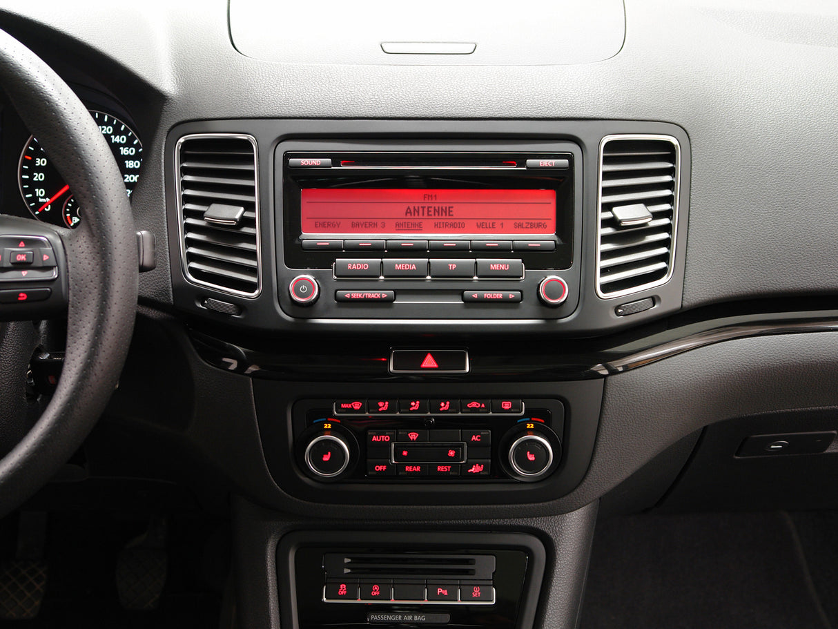 Pažangi navigacinė sistema Alpine X800D-U, su 8-ių colių ekranu GPS navigacija Alpine AUTOGARSAS.LT