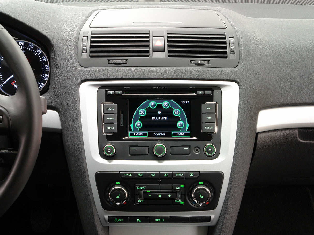 Pažangi navigacinė sistema Alpine X800D-U, su 8-ių colių ekranu GPS navigacija Alpine AUTOGARSAS.LT