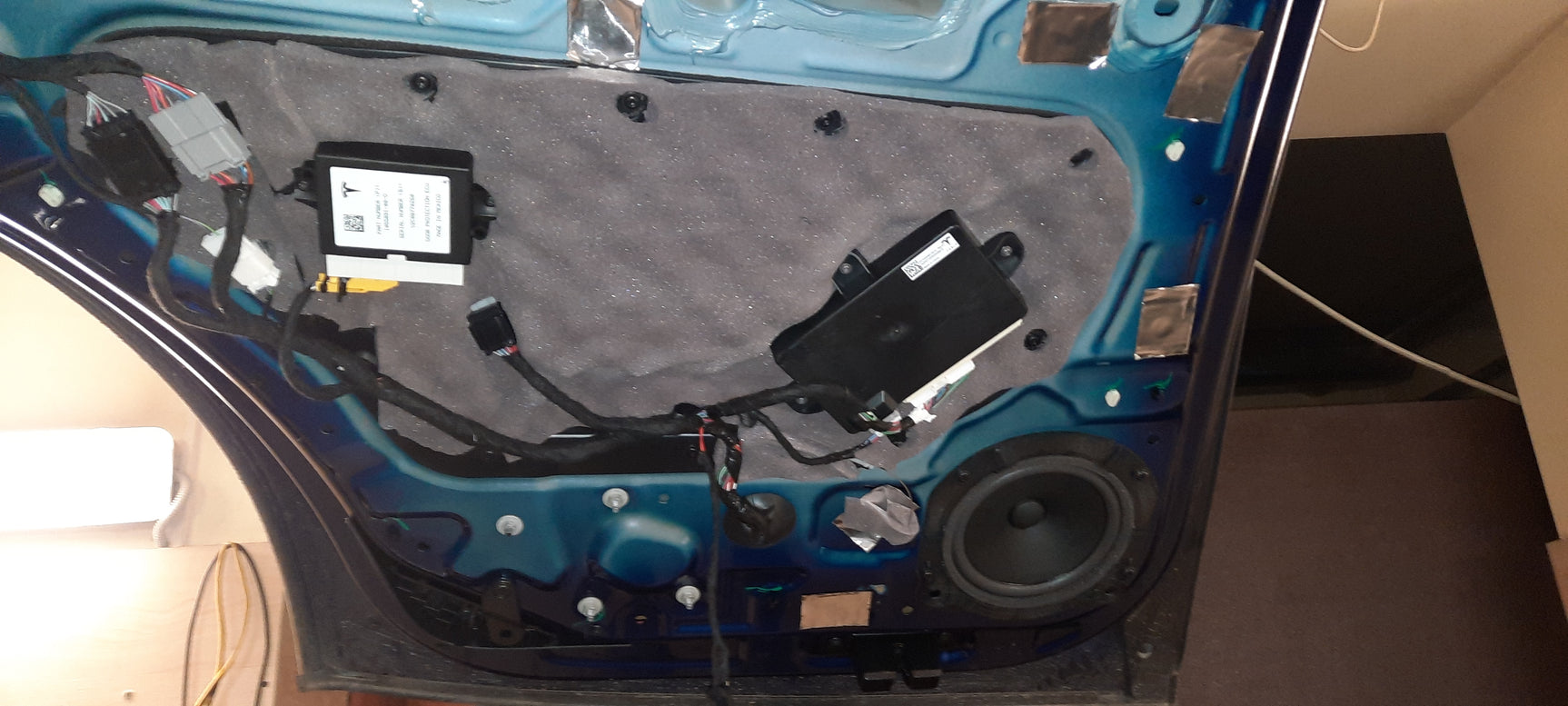 Tesla Model X Pilna garso izoliacija