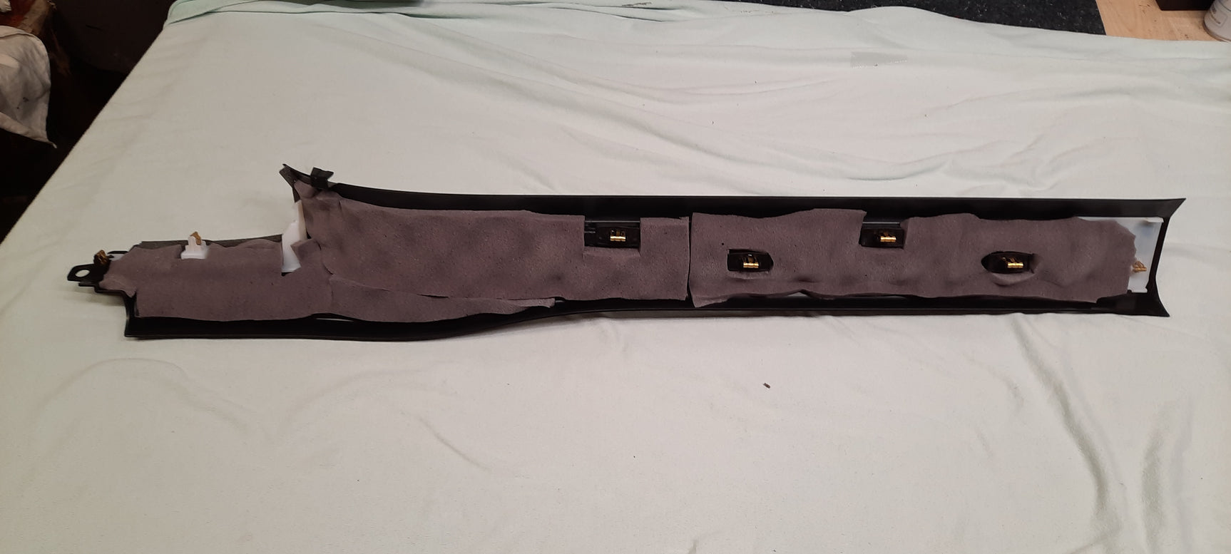 Tesla Model X Pilna garso izoliacija