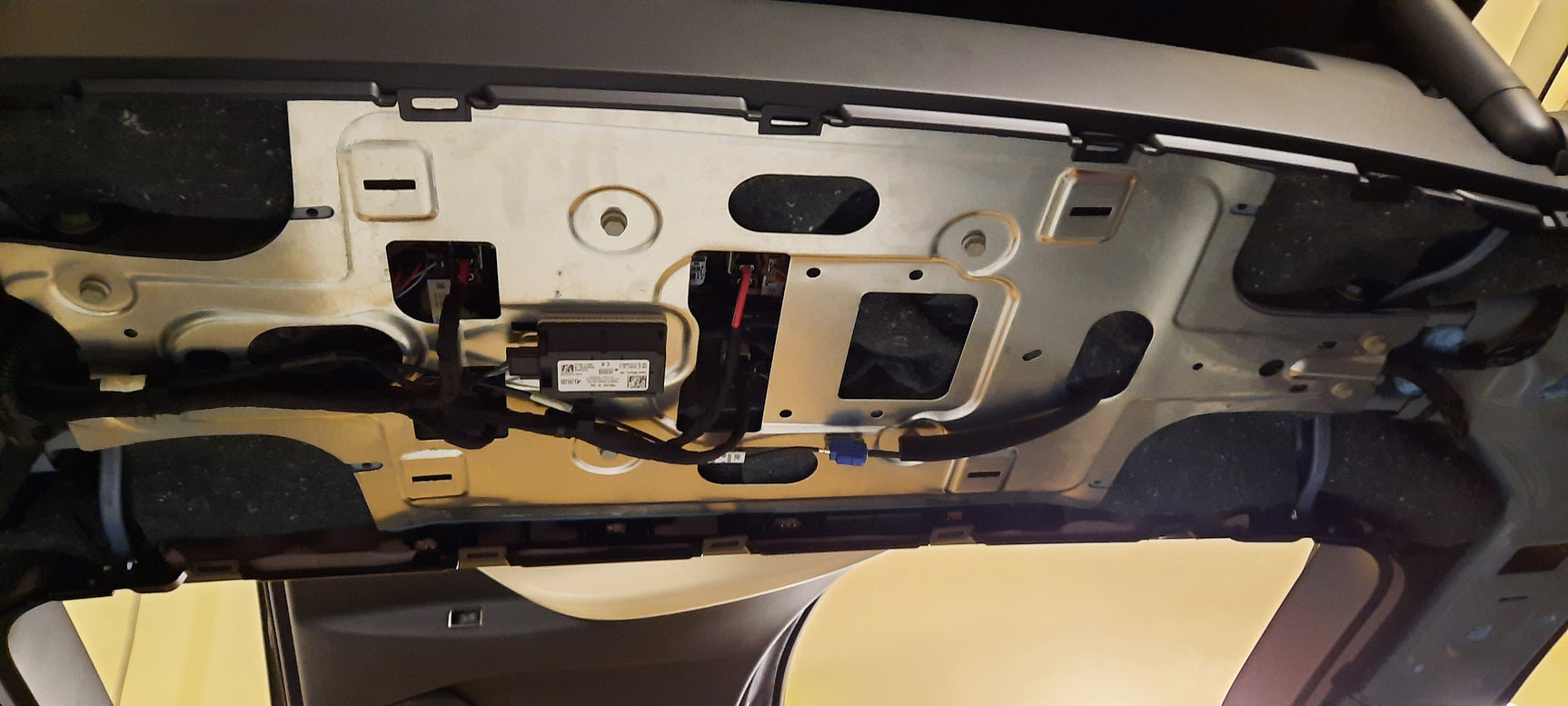 Tesla Model X Pilna garso izoliacija