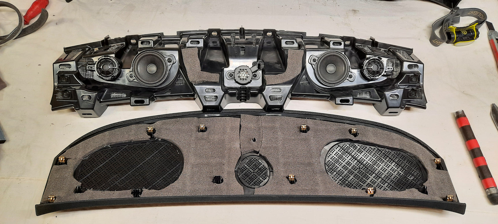 Tesla Model X Pilna garso izoliacija