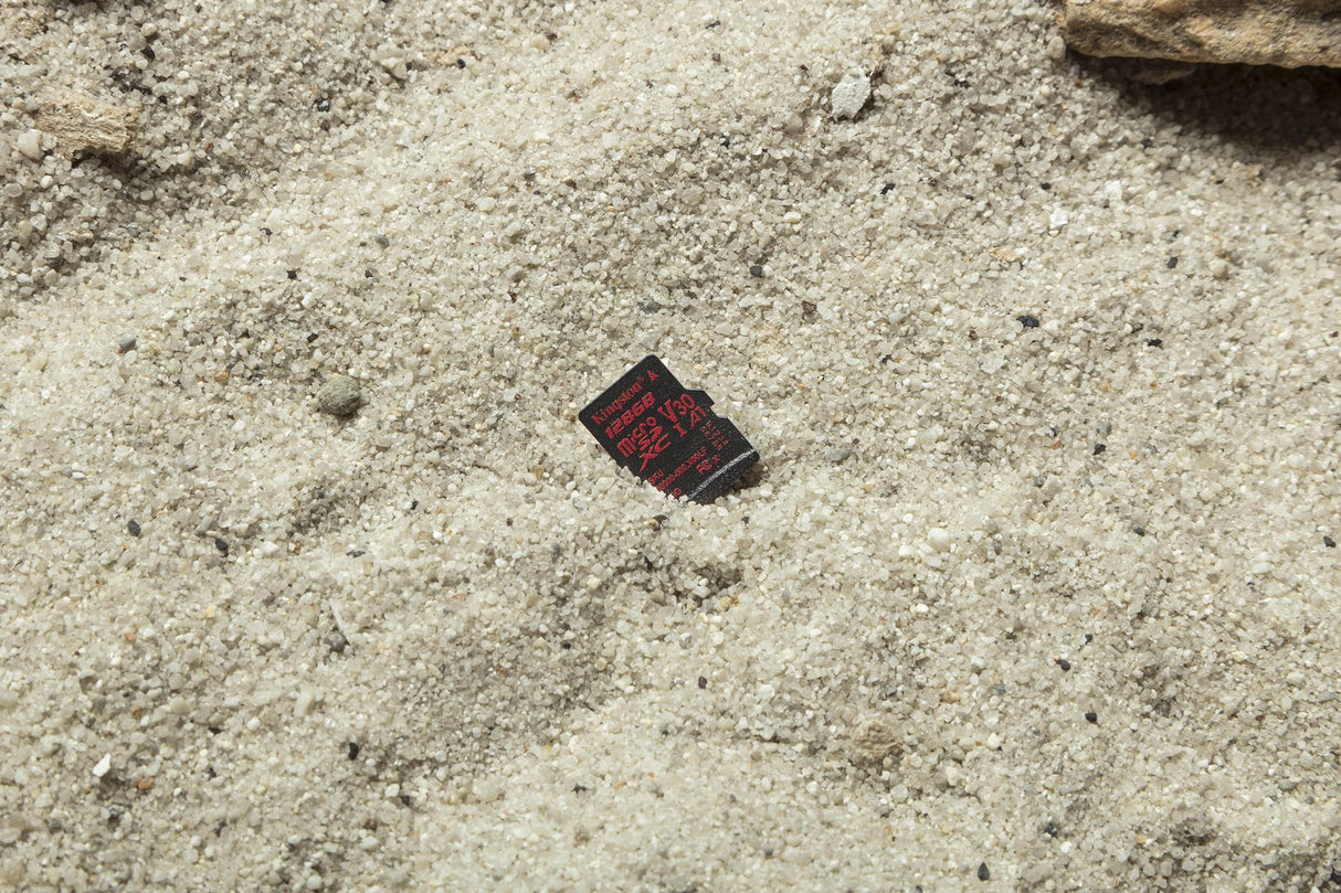 Atminties kortelė KINGSTON 128GB microSDXC Canvas React 100R/80W U3 USH-I V30 A1 Vaizdo registratoriai - radarų detektoriai Kingston AUTOGARSAS.LT