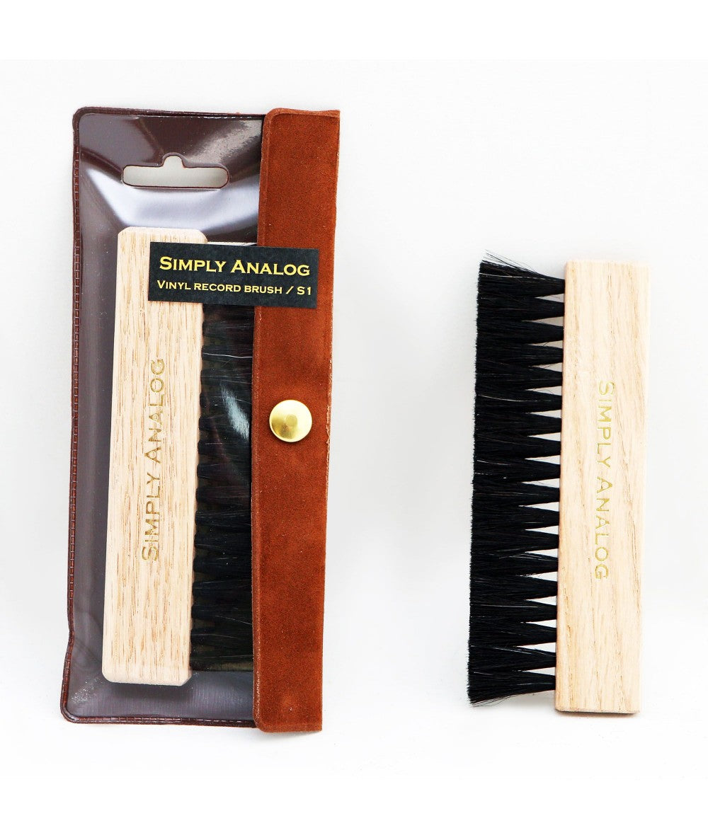 Simply Analog, anti-static vinyl brush (various colors)