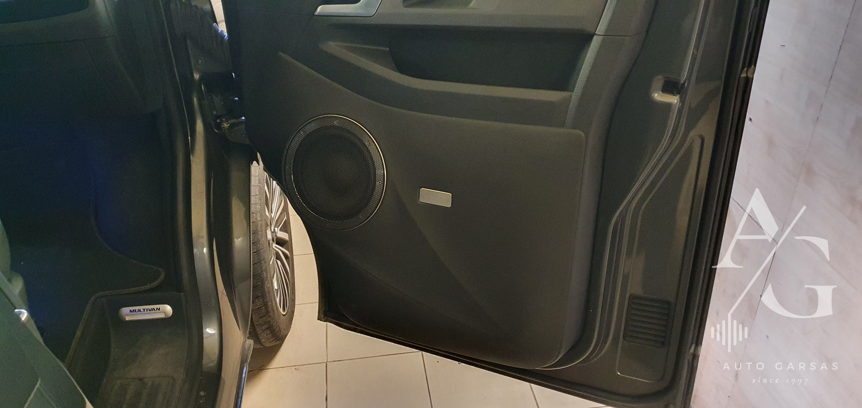 VW Multivan 2022 Garso sistema ir pilna garso izoliacija