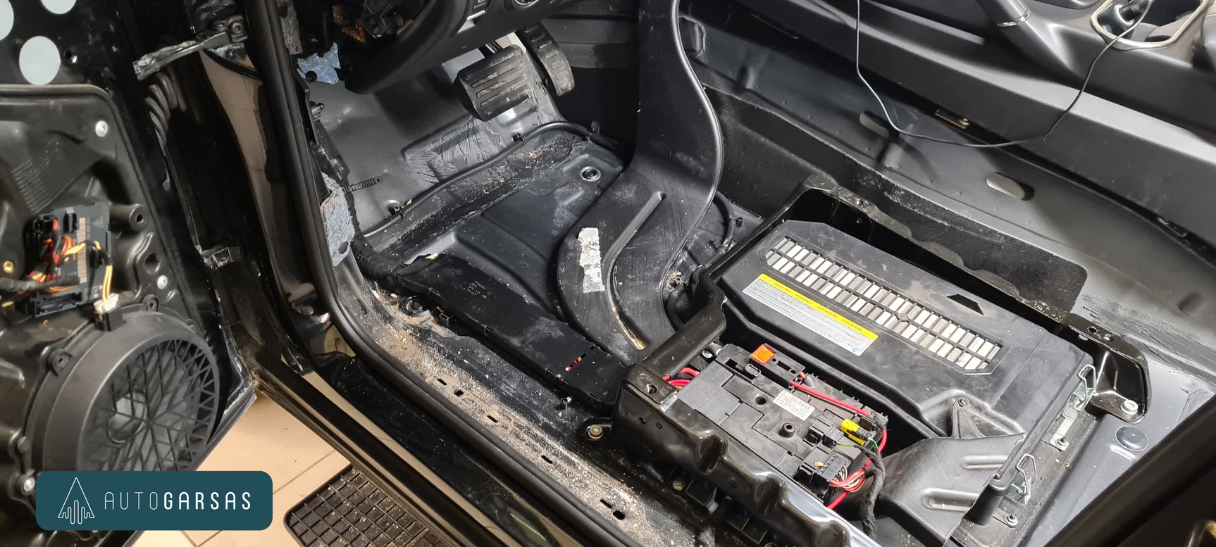 Porsche Cayenne - pilna garso izoliacija, garso aparatūra