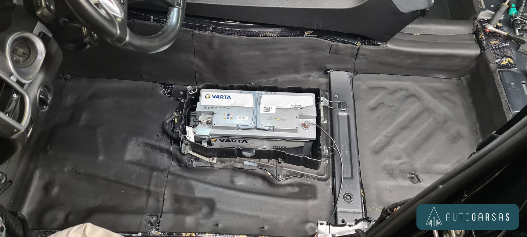 Porsche Cayenne - pilna garso izoliacija, garso aparatūra