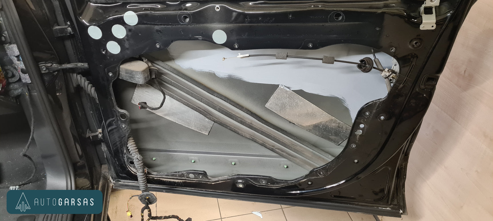 Porsche Cayenne - pilna garso izoliacija, garso aparatūra